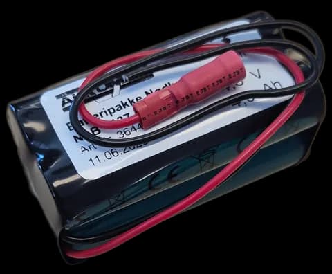 NLB 4137 (4,8V-4,0Ah-2R--ledning+Plugg 84)